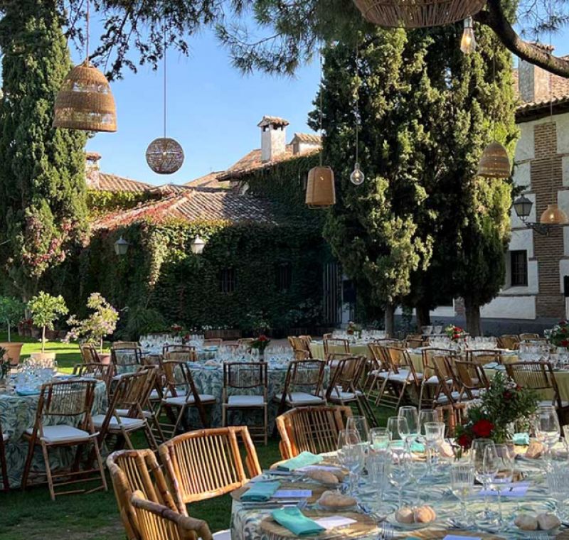 Jardín e interiores de La casa de los Cassy